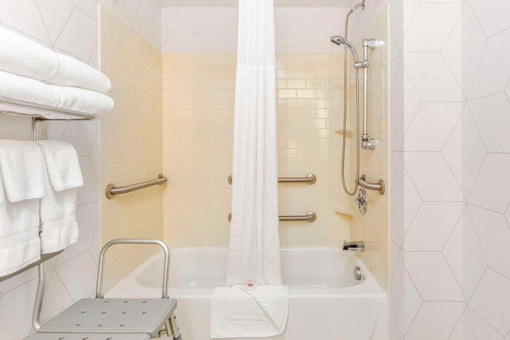Comfort Suites Whitsett - Greensboro East Exteriér fotografie