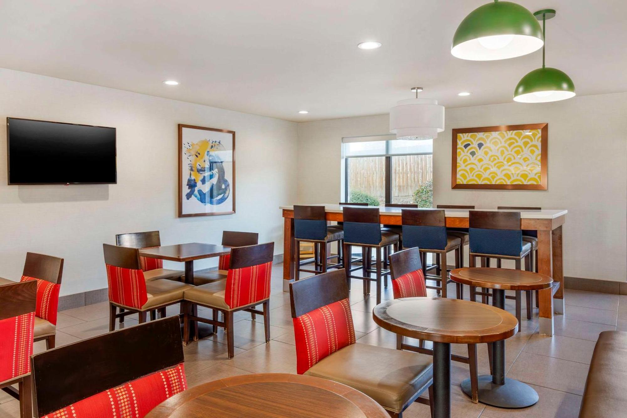 Comfort Suites Whitsett - Greensboro East Exteriér fotografie