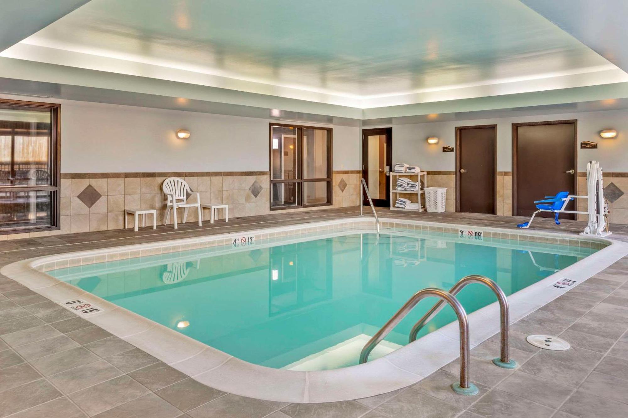 Comfort Suites Whitsett - Greensboro East Exteriér fotografie