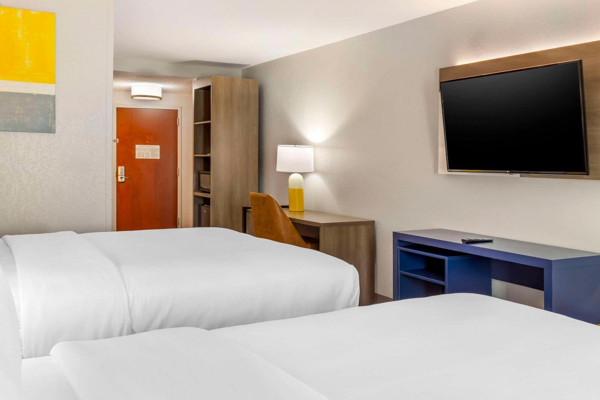 Comfort Suites Whitsett - Greensboro East Exteriér fotografie